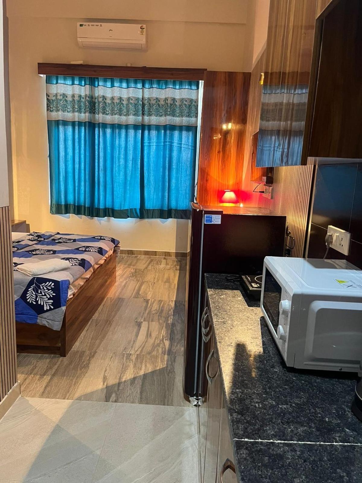 Studio Apartment In Грейтър Нойда Екстериор снимка
